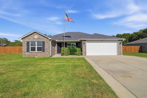 200 Hemlock Dr, Conway, AR, 72032-8102 | Card Image