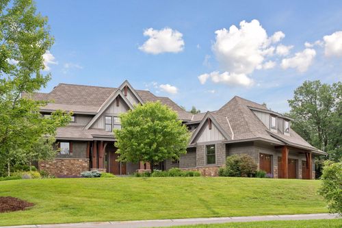 9485 Whistling Valley Trl, Lake Elmo, MN, 55042-4457 | Card Image