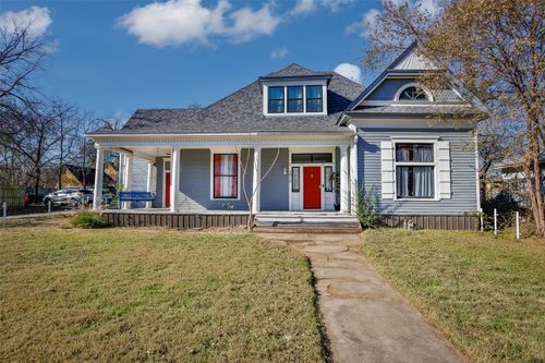 1015 N Dixon St, Gainesville, TX, 76240-3231 | Card Image
