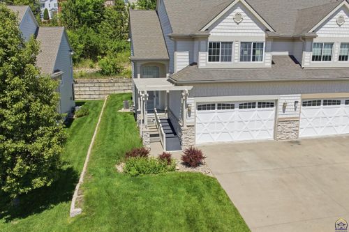2052 Stephen Ct, Manhattan, KS, 66503-7590 | Card Image