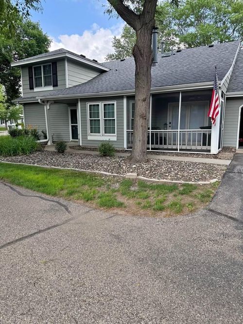 7780 Glenda Ct, Apple Valley, MN, 55124-6330 | Card Image
