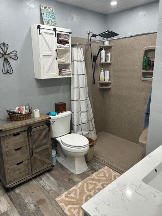 Master bathroom | Image 24
