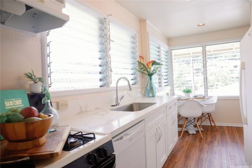 2813 Dow St, Honolulu, HI, 96817-1134 | Card Image