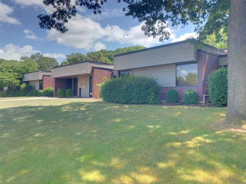 4211 Glass Rd Ne, Cedar Rapids, IA, 52402-2515 | Card Image