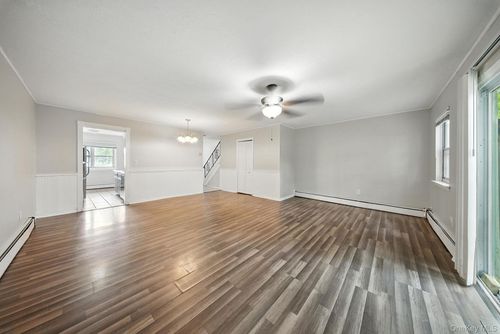 105 Sheffield Dr, Middletown, NY, 10940-2807 | Card Image