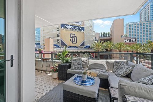 308-325 7th, San Diego, CA, 92101 | Card Image