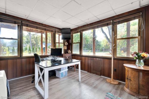 22627 Brookdale St, Farmington, MI, 48336-4119 | Card Image