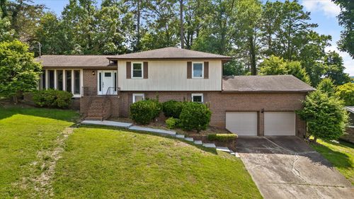946 Sherry Cir, Hixson, TN, 37343-4768 | Card Image