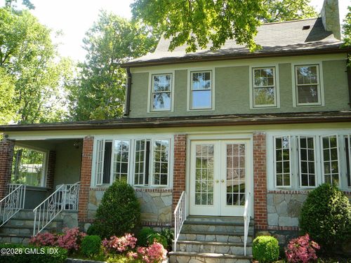 6 Clark St, Old Greenwich, CT, 06870-2203 | Card Image