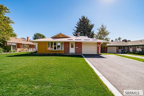 818 Maplewood Dr, Idaho Falls, ID, 83401-4031 | Card Image