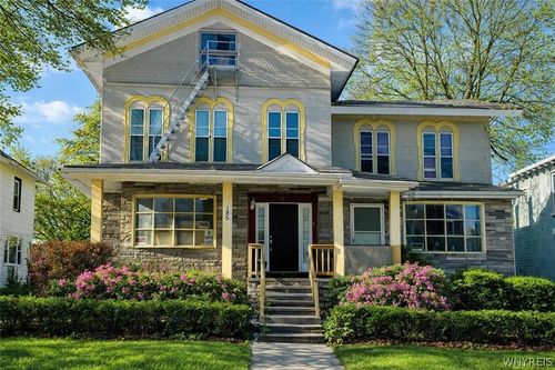 185 Pine St, Lockport, NY, 14094-4433 | Card Image