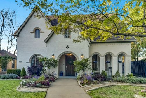 5527 Mccommas Blvd, Dallas, TX, 75206-5633 | Card Image