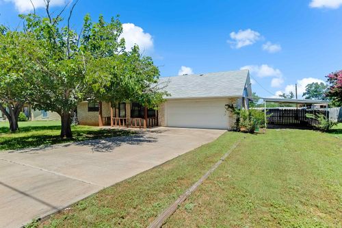 1008 Wright St, Llano, TX, 78643-2333 | Card Image