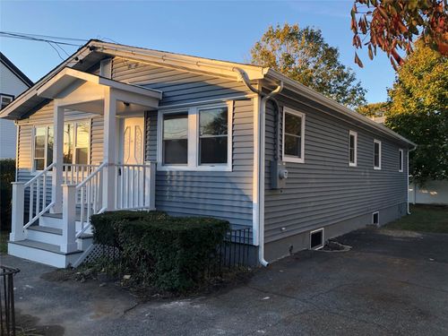 129 43rd St, Copiague, NY, 11726-1116 | Card Image