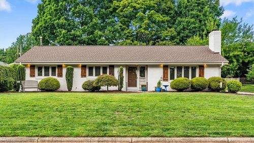 2918 New Hanover Dr, Greensboro, NC, 27408-6708 | Card Image