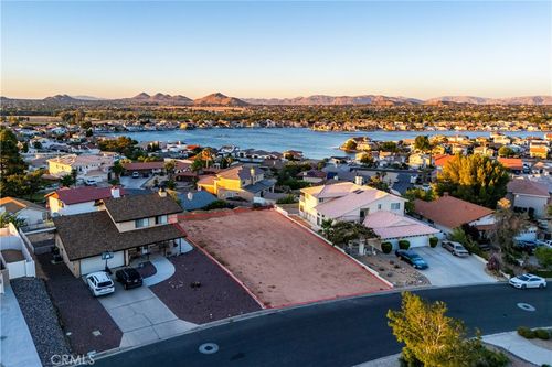 13727 Chinquapin Dr, Victorville, CA, 92395 | Card Image