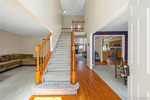 15005 Wildbrook Dr, Van Buren Twp, MI, 48111-5195 | Card Image