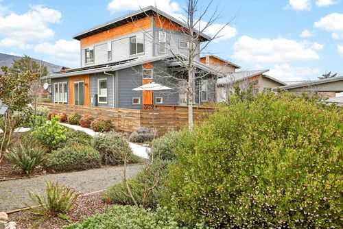 100 Dunn Circle, Ashland, OR, 97520 | Card Image