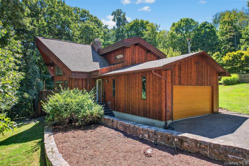 23 Renies Rd, Chester, NY, 10918-2649 | Card Image