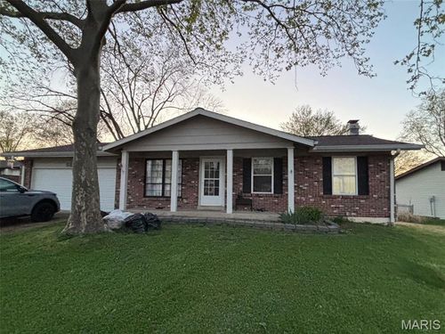5853 Hunterbrook Ct, Oakville, MO, 63129-4824 | Card Image