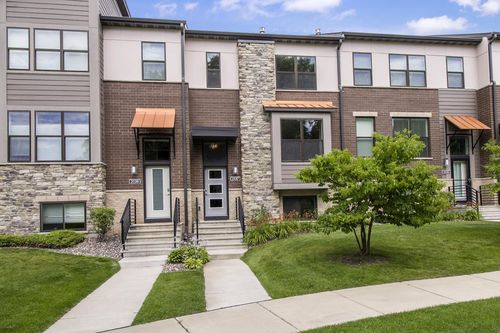 2137 River Valley Ln, Eagan, MN, 55122-5302 | Card Image