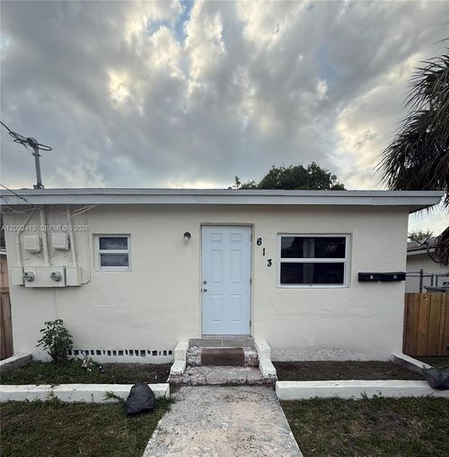 613 Nw 15th Ave, Pompano Beach, FL, 33069-2828 | Card Image