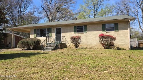 633 Melton Ave, Dyersburg, TN, 38024-6405 | Card Image
