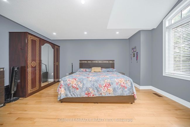 2 Roycrest St, House other with 7 bedrooms, 4 bathrooms and 4 parking in Brampton ON | Image 16
