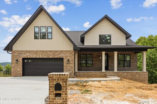 105 Mistletoeberry Rd, Oak Ridge, TN, 37830-3035 | Card Image