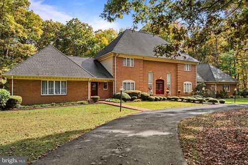 32 Carriage Hill Ln, Fredericksburg, VA, 22407-2402 | Card Image