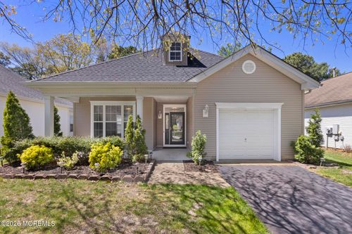 18 Amberwinds Ct, Lakewood, NJ, 08701-7347 | Card Image