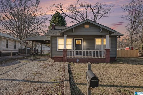 2028 28th Ave N, HUEYTOWN, AL, 35023-3235 | Card Image