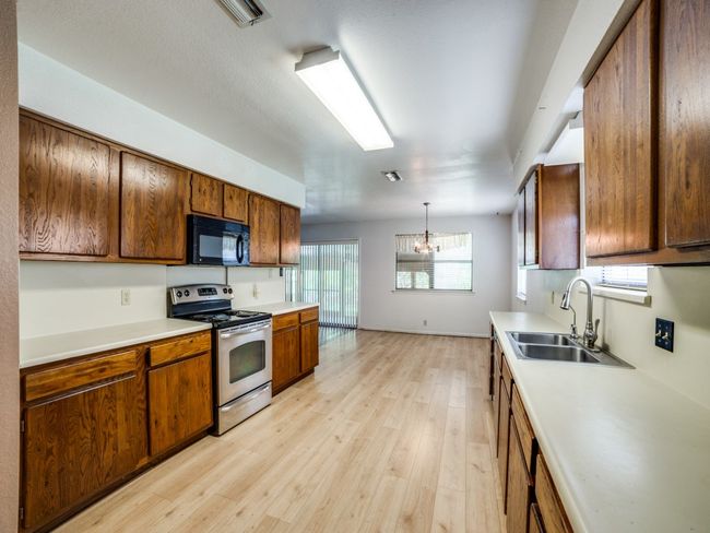 235 Wedgewood Ln, Home with 2 bedrooms, 2 bathrooms and 2 parking in Kerrville TX | Image 12