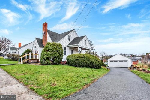 319 N Franklin St, WAYNESBORO, PA, 17268-1107 | Card Image