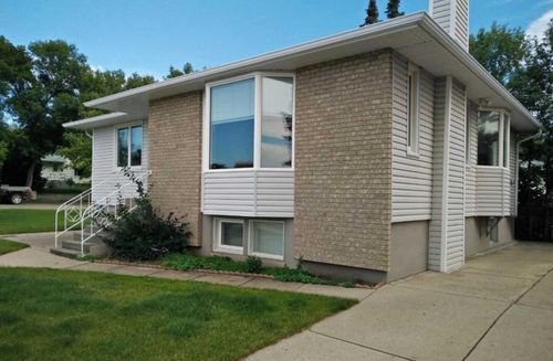 1254 9a Ave S, Lethbridge, AB, T1J1X6 | Card Image