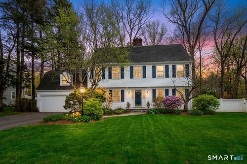 246 Steele Road, West Hartford, CT, 06117 | Card Image