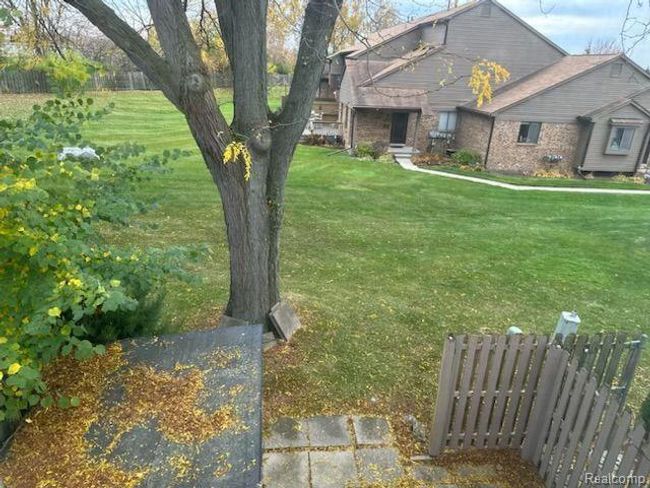 37310 Glenbrook Dr, Condo with 3 bedrooms, 2 bathrooms and null parking in Clinton Twp MI | Image 34