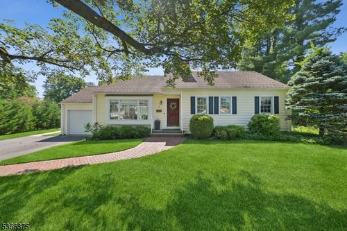 5 Country Ln, Mendham, NJ, 07945-1307 | Card Image