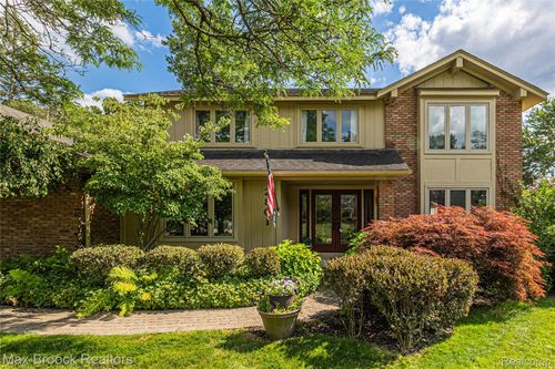 2801 Baltane Rd, West Bloomfield, MI, 48323-3101 | Card Image