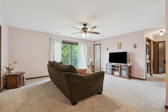 APT-14 - 1015 Woodland Heights Ct Se, Condo with 2 bedrooms, 1 bathrooms and null parking in Cedar Rapids IA | Image 4