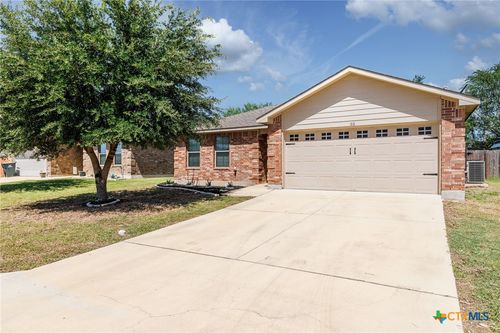 186 Talon Dr, Luling, TX, 78648-2527 | Card Image