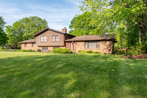 1401 Funderburk Dr, Winthrop Harbor, IL, 60096-1868 | Card Image