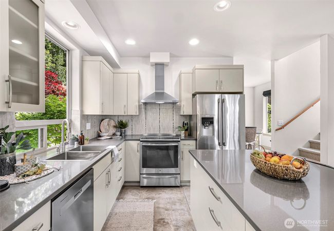 1210 Birch St, House other with 4 bedrooms, 3 bathrooms and 2 parking in Bellingham WA | Image 8