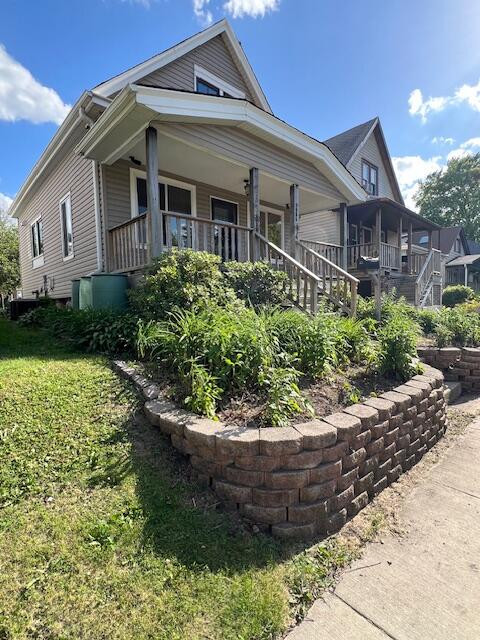 Barnard Ave, Cudahy, WI 53110