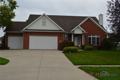 8499 Indian Lake Dr, Findlay, OH, 45840-8842 | Card Image