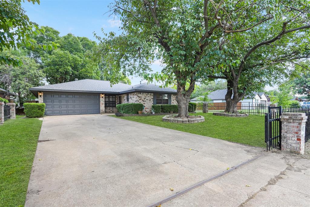 Scammel Dr, Dallas, TX 75227