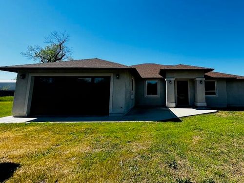 3760 Locust St, Cottonwood, CA, 96022-9718 | Card Image