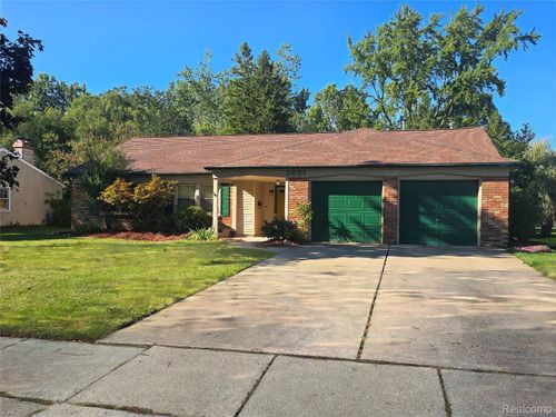 2951 Hill Dr, Troy, MI, 48085-3715 | Card Image