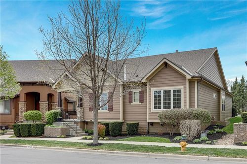 8528 Cardinal St, Lenexa, KS, 66219-8039 | Card Image