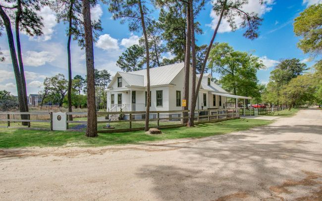 14203 Cypress Creek Blvd, House other with 3 bedrooms, 2 bathrooms and 2 parking in Cypress TX | Image 4